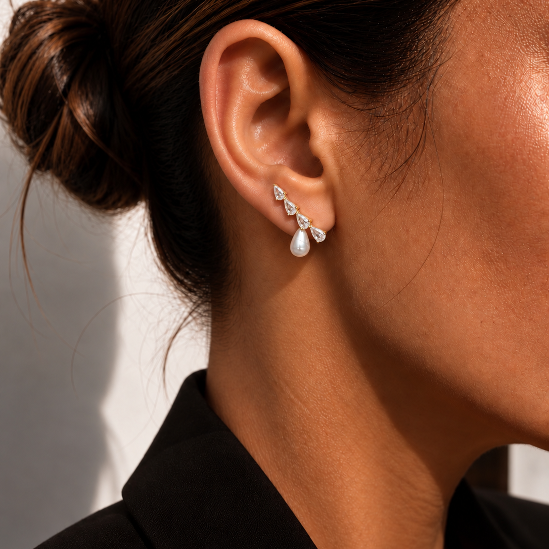 Spotlight pearl studs