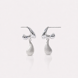 Fluid drop silver earrings