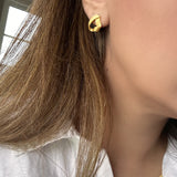 Demure studs